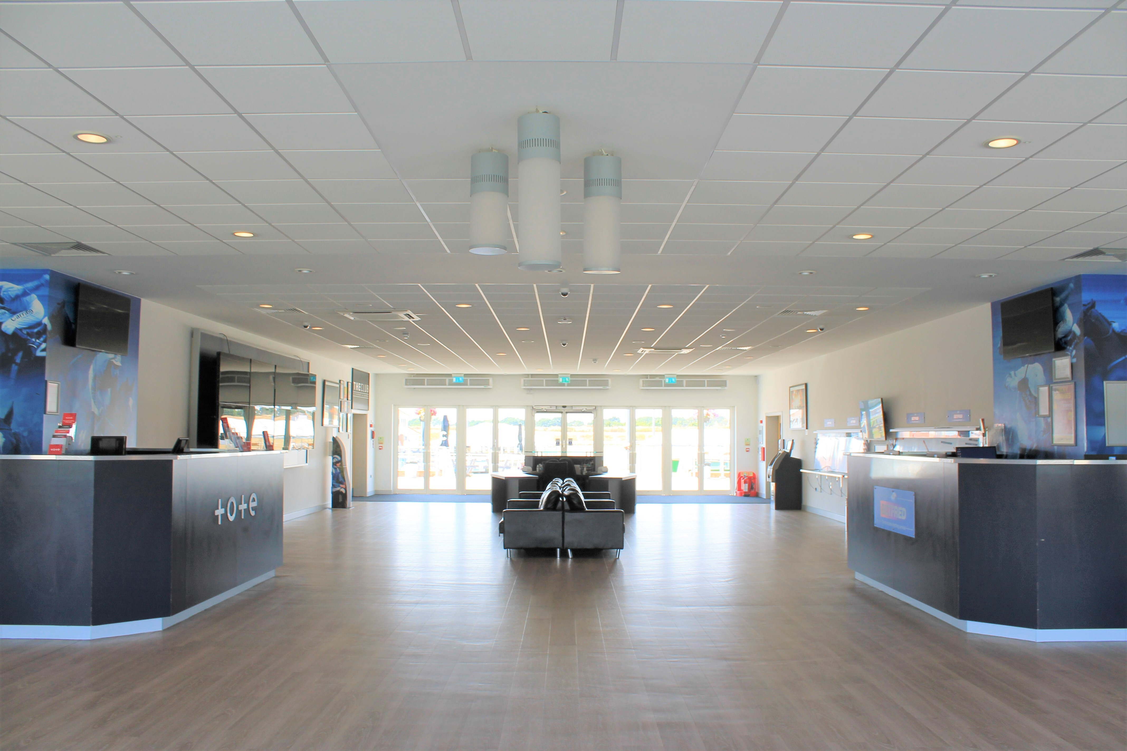 Dining | Chelmsford City Racecourse