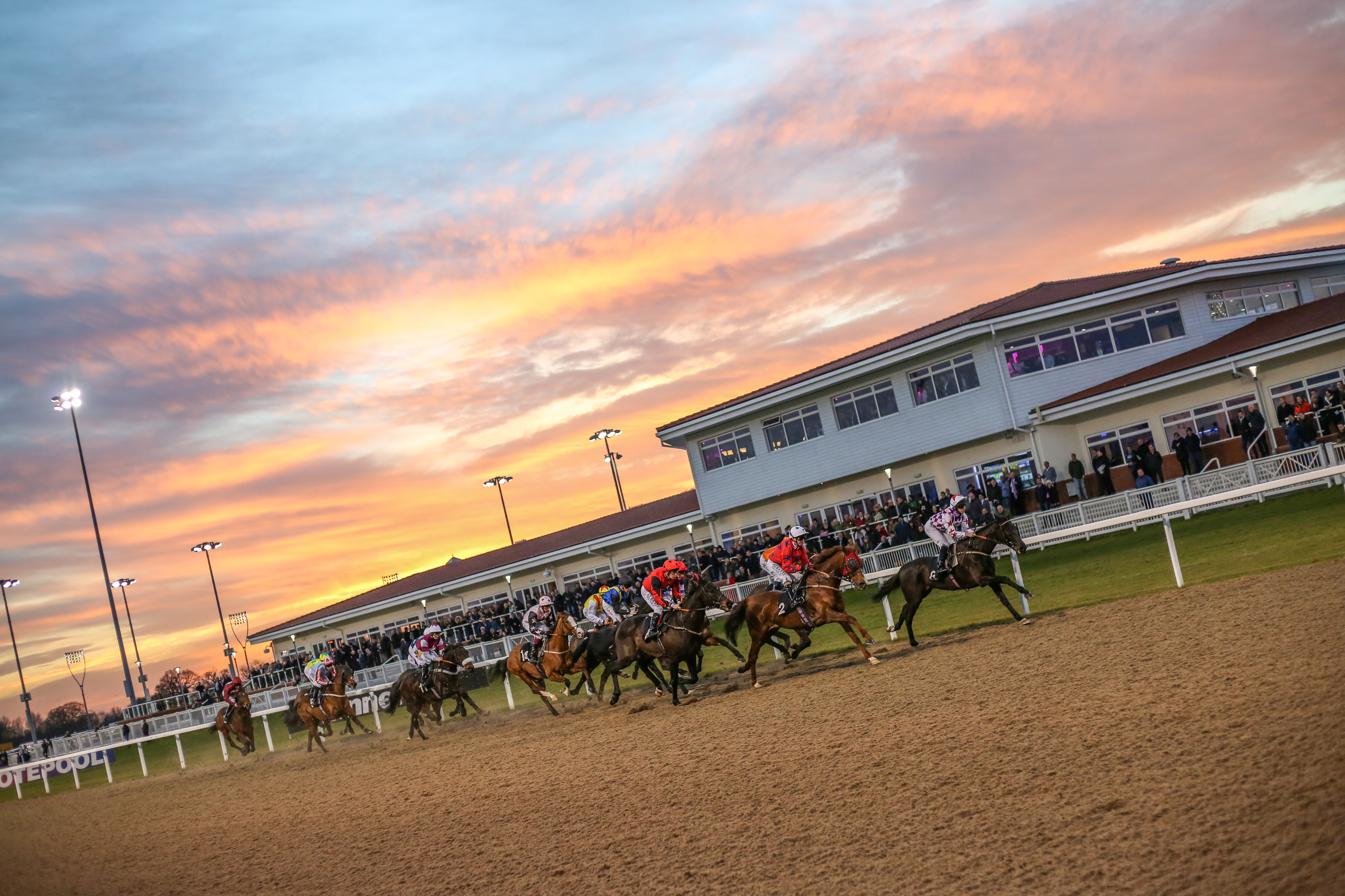 our venue | Chelmsford City Racecourse